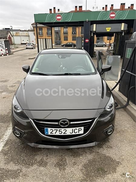 Gris / plata Usado 2015 Mazda 3 Luxury Berlina | 12.000 € (Precio justo) - Imagen 1/4