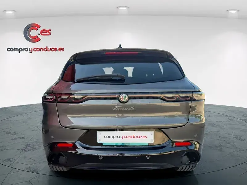 Usado Alfa Romeo Tonale Veloce 130 CV (95 kW) 2024 Gris / plata SUV