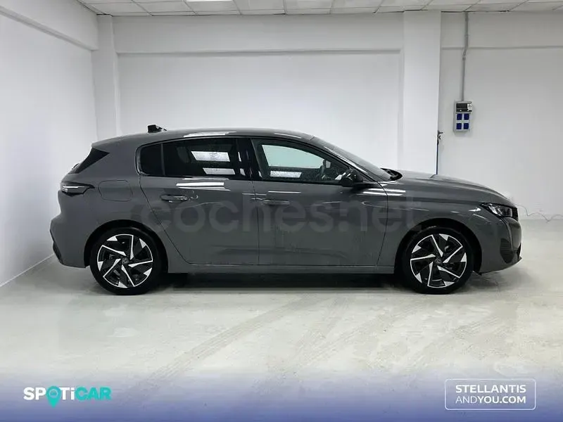 Usado Peugeot 308 Allure 130 CV (95 kW) 2024 Gris / plata Berlina