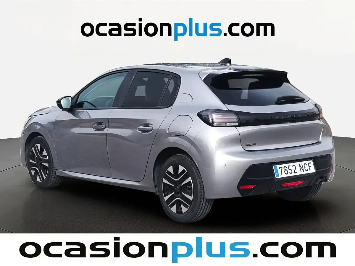 Usado Peugeot 208 Allure 102 CV (75 kW) 2025 Gris Utilitario