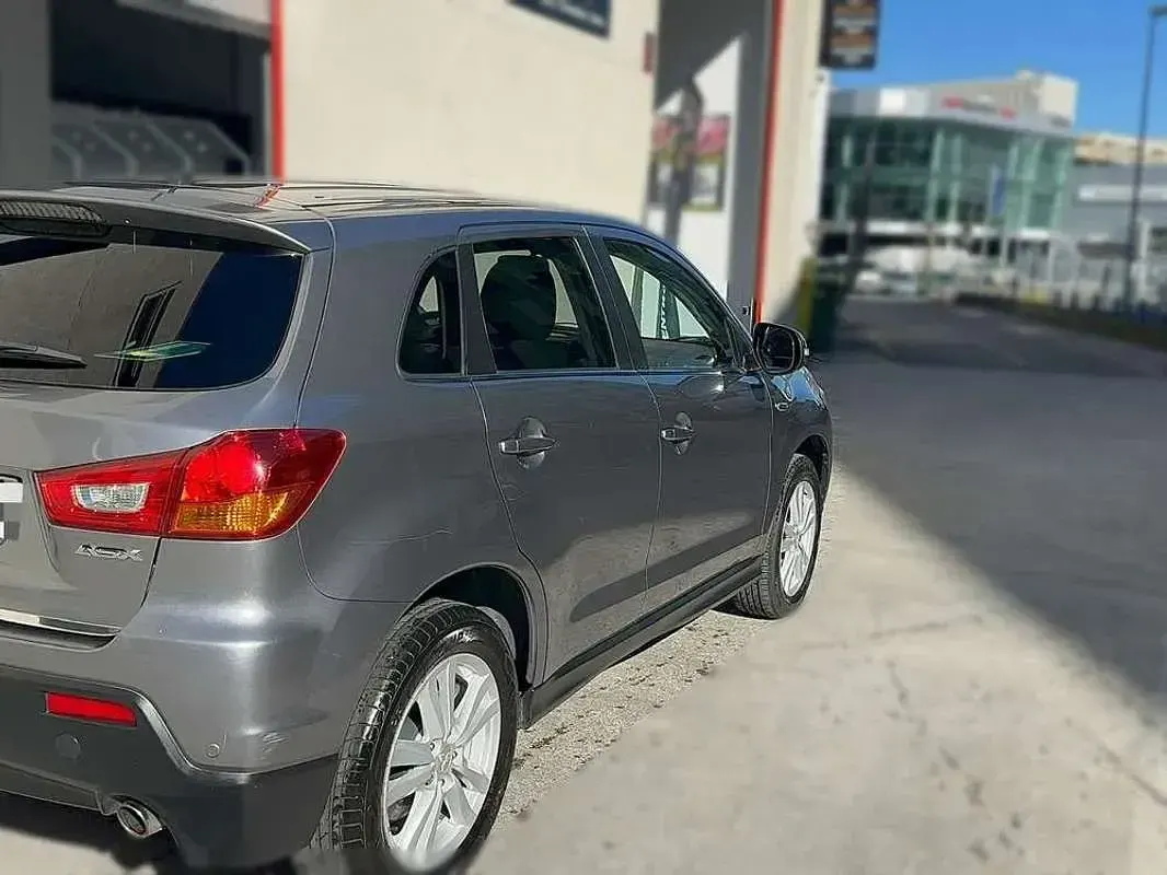 Usado Mitsubishi ASX Motion 150 CV (110 kW) 2011 Gris SUV