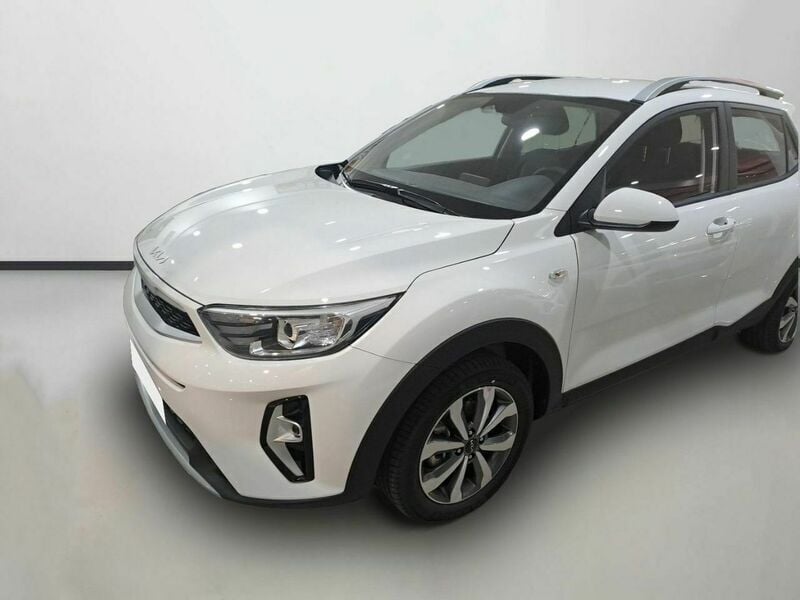 Blanco Nuevo 2025 Kia Stonic SUV | 22.900 € (Precio justo) - Imagen 1/4
