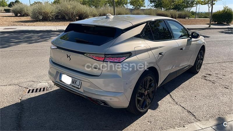 Usado DS Automobiles DS4 Performance 130 CV (95 kW) 2023 Gris / plata Berlina