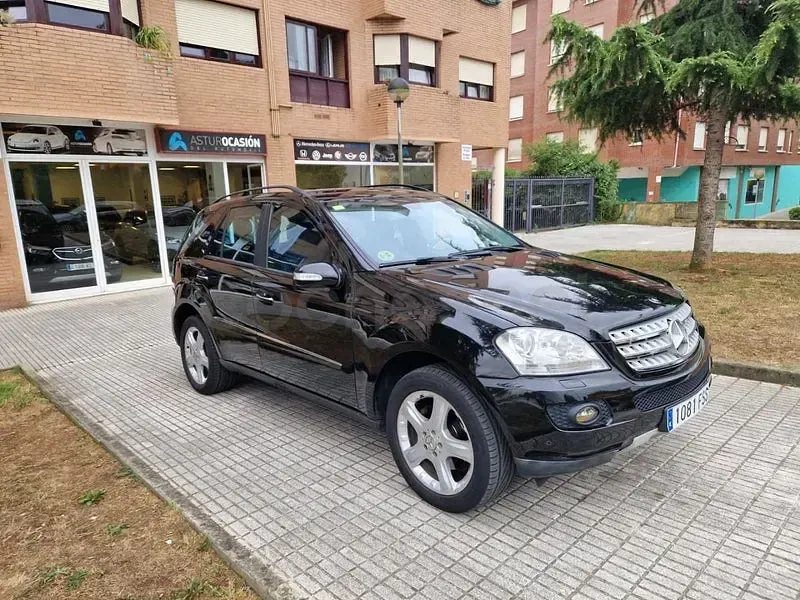Usado Mercedes ML320 224 CV (164 kW) 2007 Negro SUV