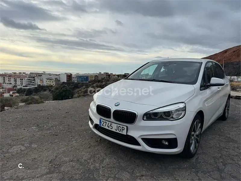 Usado BMW 218 150 CV (110 kW) 2015 Blanco Familiar