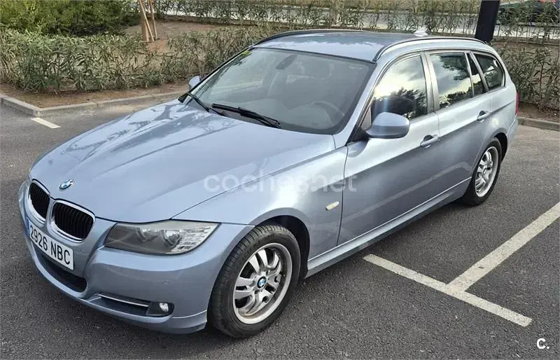 Usado BMW 318 143 CV (105 kW) 2013 Azul Berlina