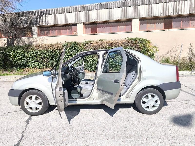 Usado Dacia Logan Ambiance 70 CV (51 kW) 2006 Beige Berlina