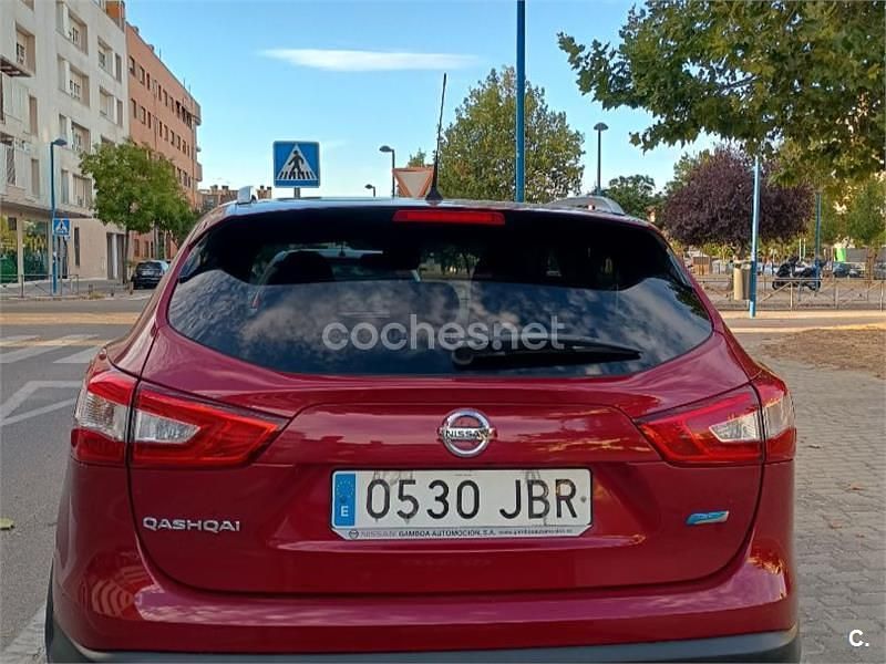 Usado Nissan Qashqai 360º 110 CV (80 kW) 2014 Granate SUV