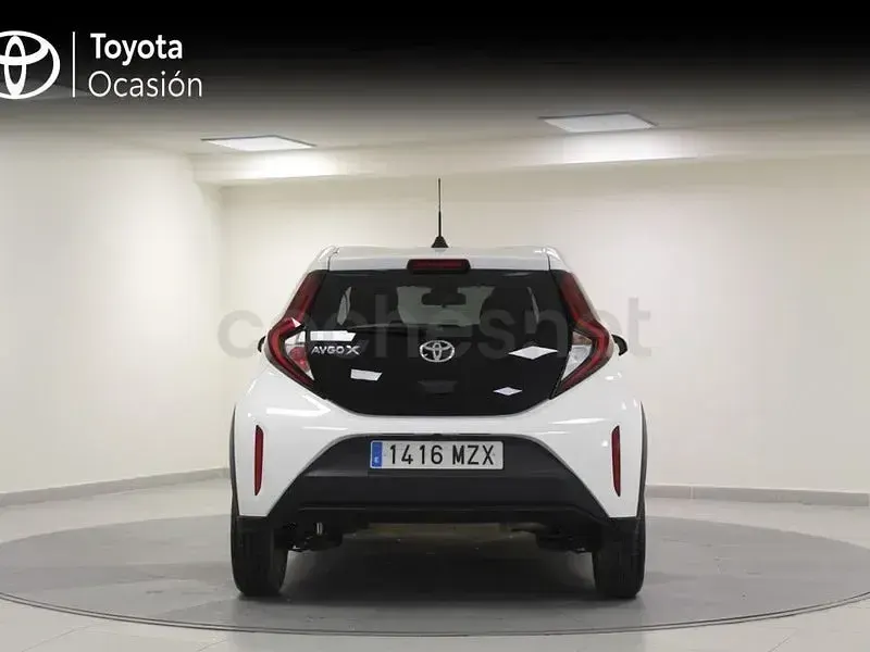 Usado Toyota Aygo X Play 72 CV (52 kW) 2025 Blanco SUV
