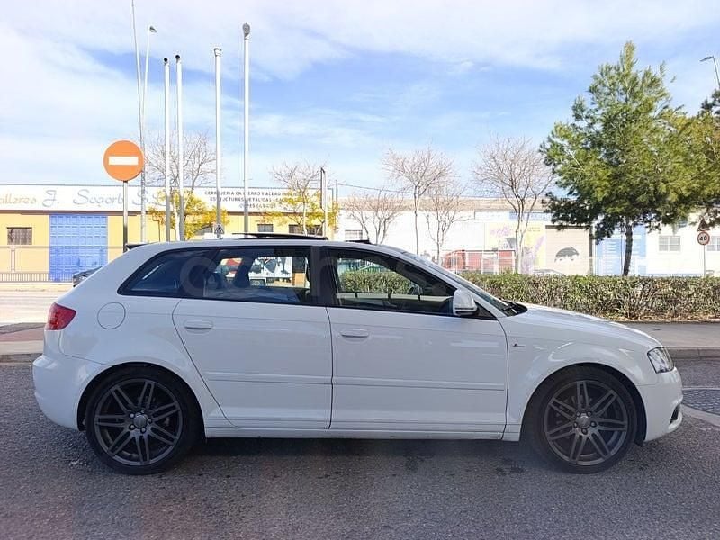 Usado Audi A3 Attraction 125 CV (91 kW) 2010 Blanco Utilitario