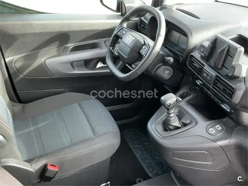 Usado Fiat Doblò 130 CV (95 kW) 2024 Verde Monovolumen
