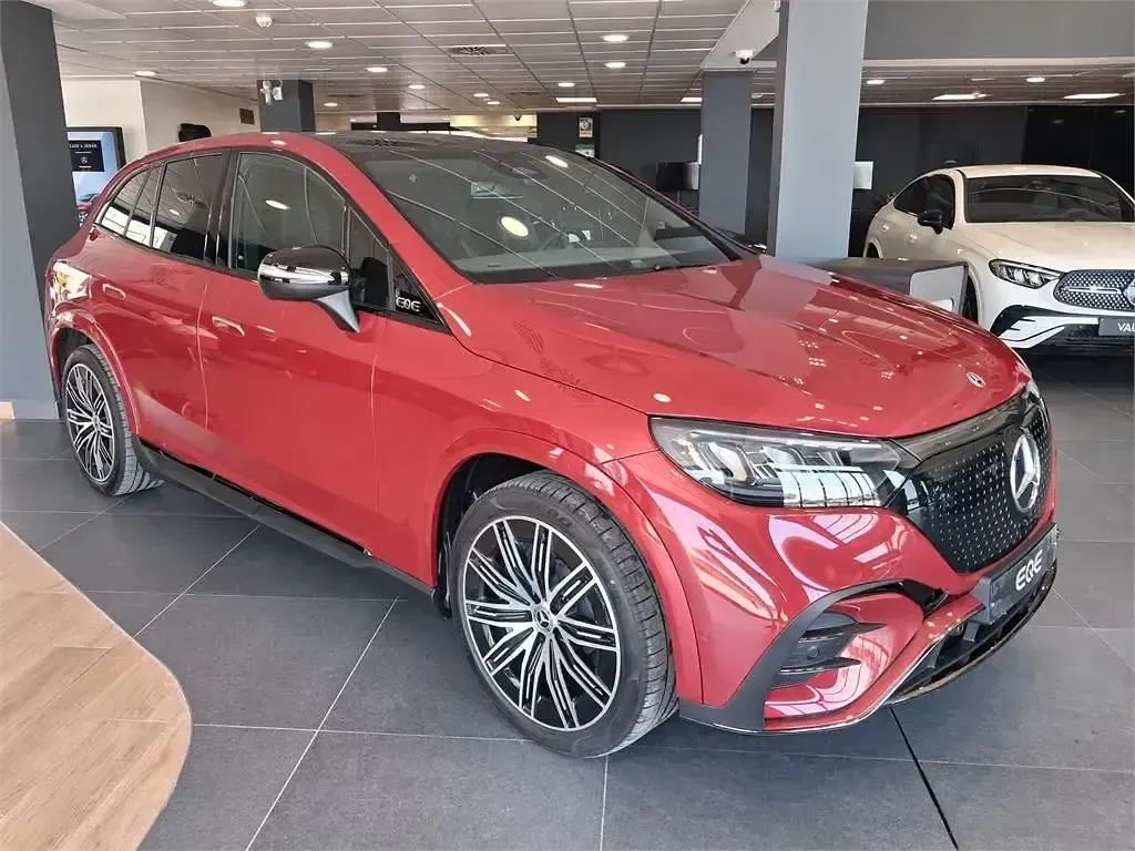Nuevo Mercedes EQE350 AMG 235 kW (320 CV) 2026 Rojo SUV