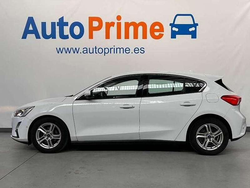 Usado Ford Focus Trend 120 CV (88 kW) 2019 Blanco Berlina
