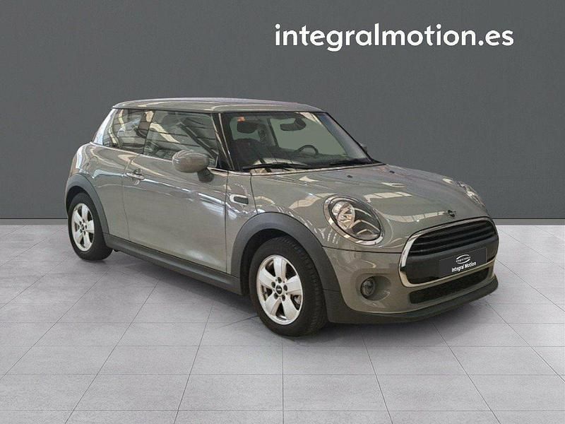 Usado Mini ONE 102 CV (75 kW) 2019 Gris Utilitario