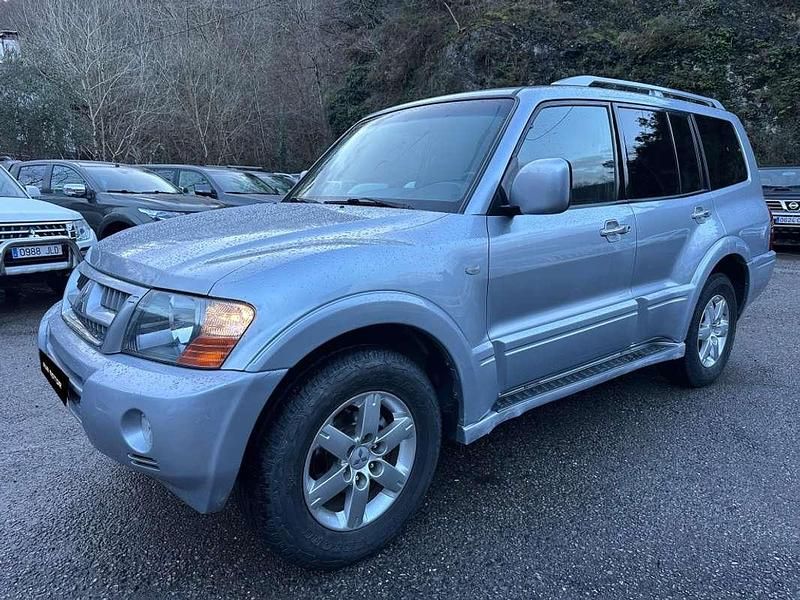 Usado Mitsubishi Montero 160 CV (117 kW) 2006 Plateado SUV