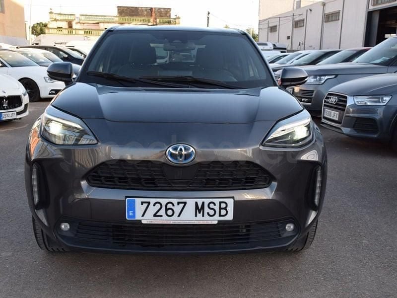 Usado Toyota Yaris Cross Active 116 CV (85 kW) 2024 Gris / plata SUV