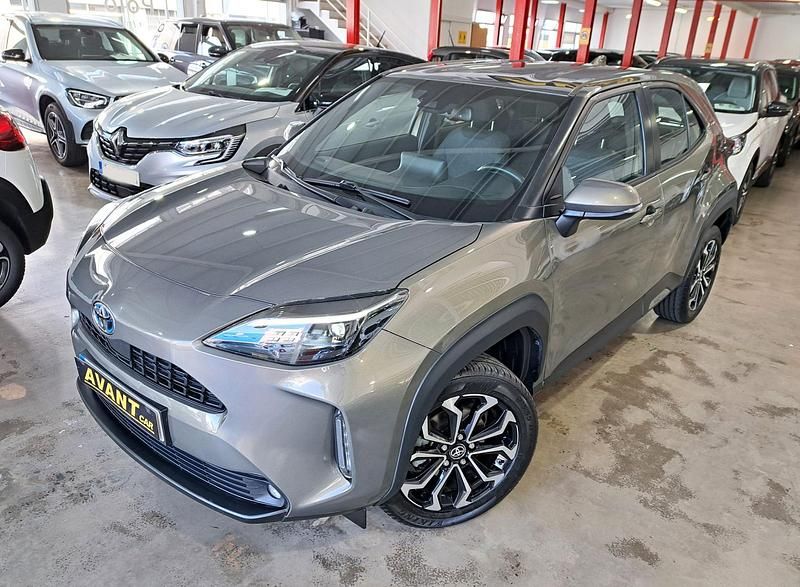 Usado Toyota Yaris Hybrid Active 116 CV (85 kW) 2024 Gris