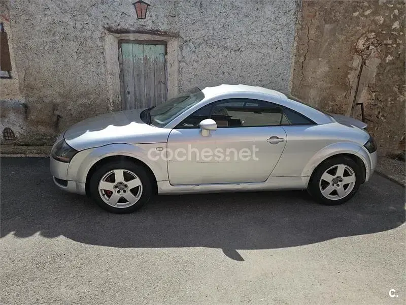 Usado Audi TT 180 CV (132 kW) 1999 Gris / plata Coupe