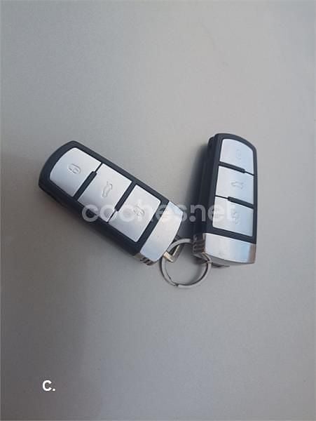 Beige Usado 2007 VW Passat Trendline Berlina | 4100 € (Precio justo) - Imagen 1/4