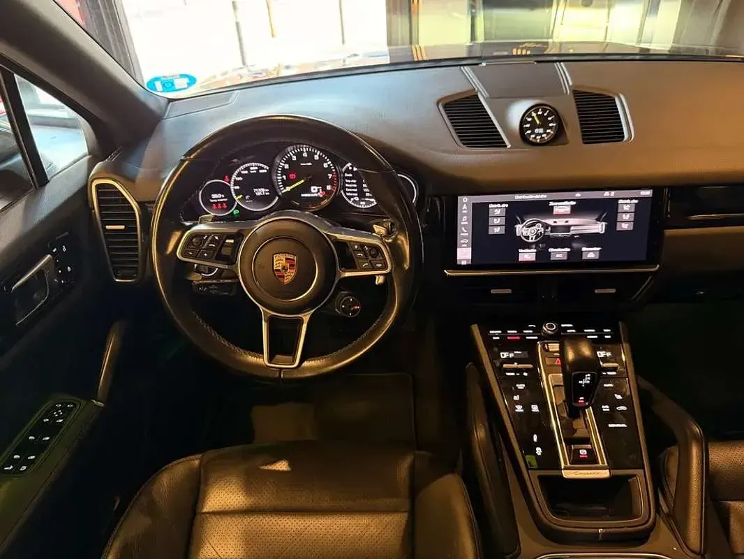 Usado Porsche Cayenne E-Hybrid 462 CV (339 kW) 2021 Gris SUV