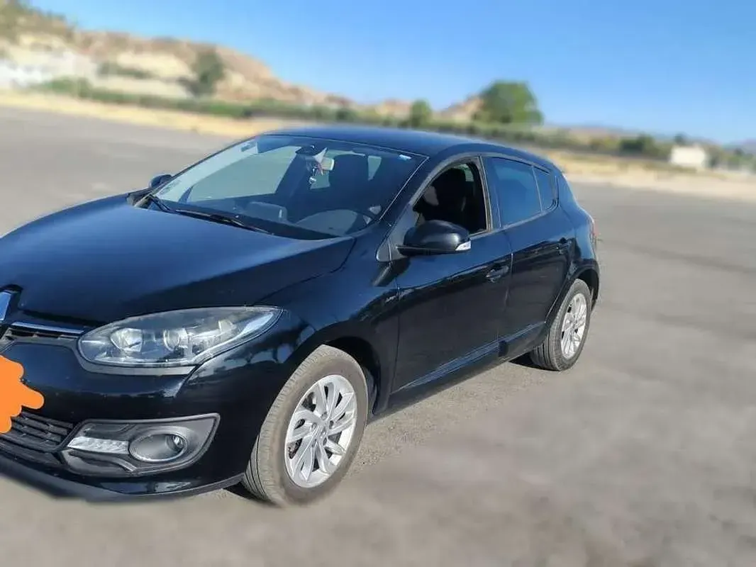 Usado Renault Mégane III Intens 95 CV (69 kW) 2015 Negro Berlina