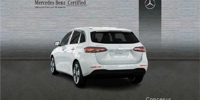 Usado Mercedes B250e 218 CV (160 kW) 2024 Blanco Monovolumen