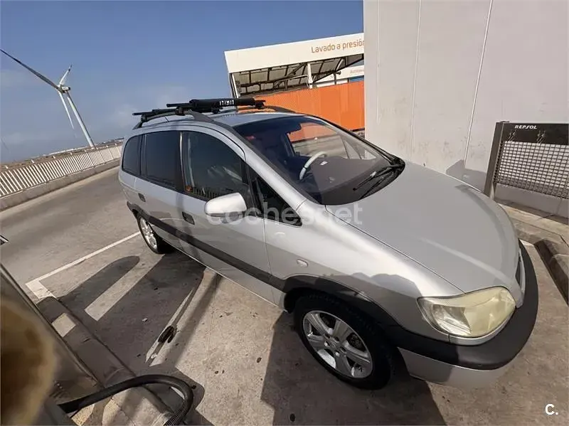 Usado Opel Zafira Elegance 115 CV (84 kW) 2001 Gris / plata Monovolumen