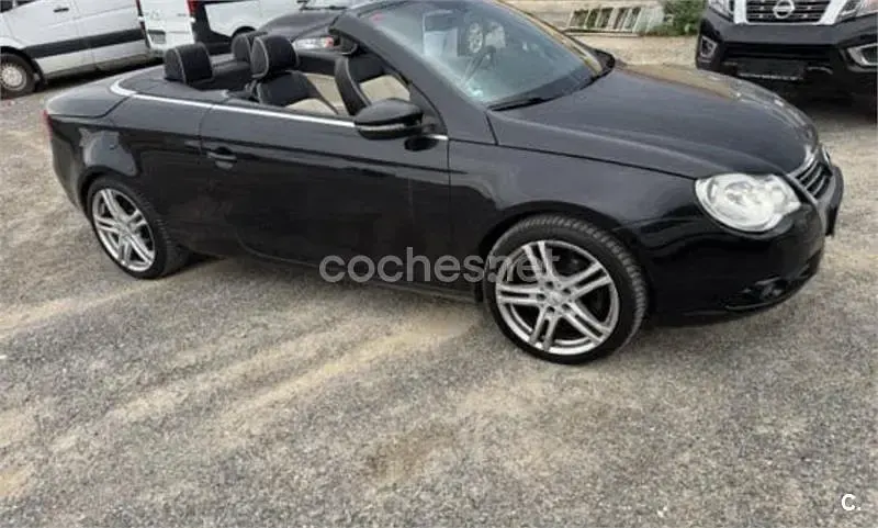 Usado VW Eos 160 CV (117 kW) 2010 Negro Descapotable