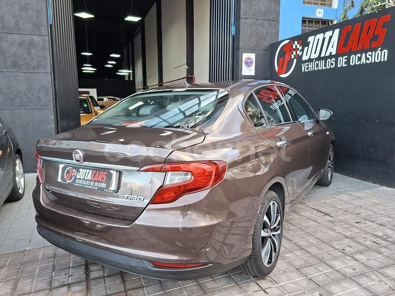 Usado Fiat Tipo Lounge 95 CV (69 kW) 2016 Marrón Berlina