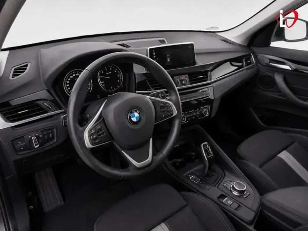 Usado BMW X1 Comfort Edition 150 CV (110 kW) 2022 Gris SUV