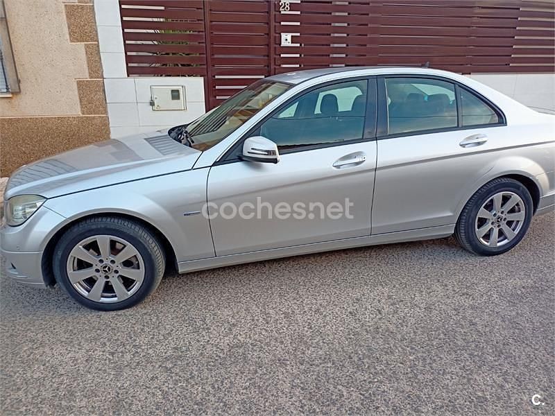 Usado Mercedes C220 170 CV (125 kW) 2009 Gris / plata Berlina