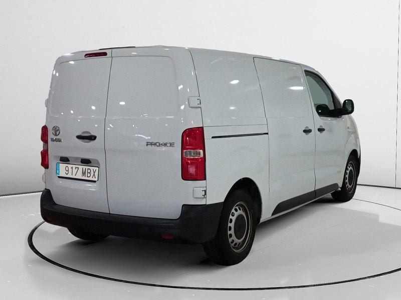 Usado Toyota Proace 102 CV (75 kW) 2022 Blanco Monovolumen