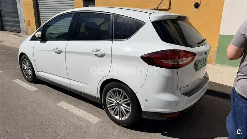 Usado Ford C-MAX Trend 120 CV (88 kW) 2016 Blanco Monovolumen