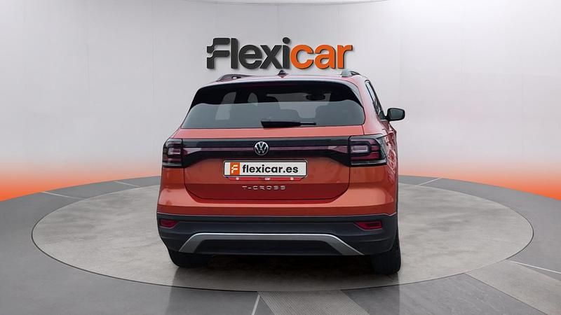 Usado VW T-Cross Advance 110 CV (80 kW) 2023 Naranja SUV