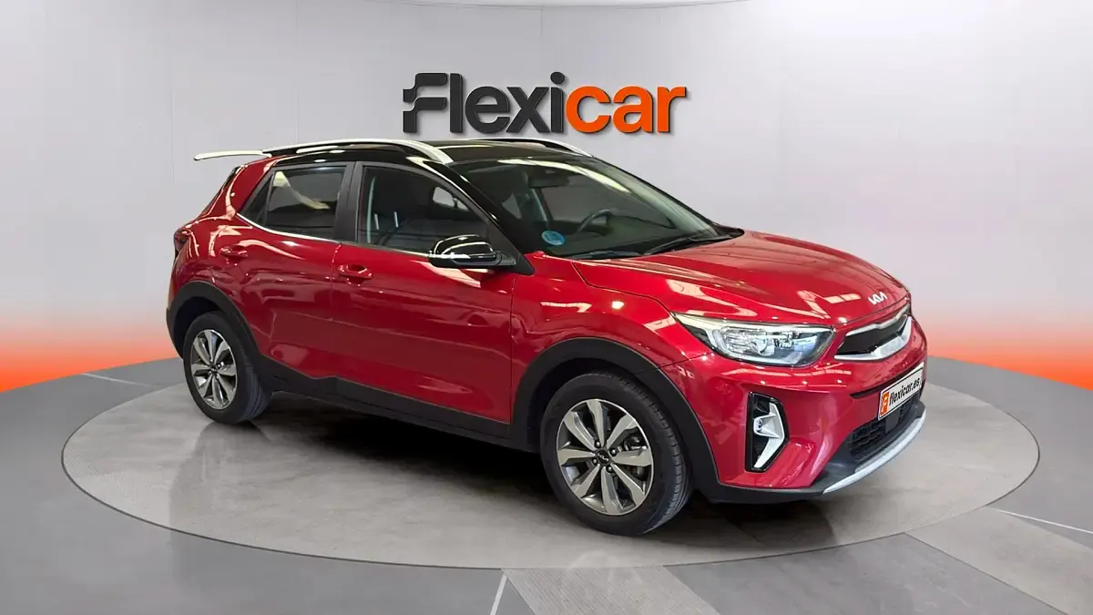 Usado Kia Stonic 101 HP (74 kW) 2022 Vermelho SUV