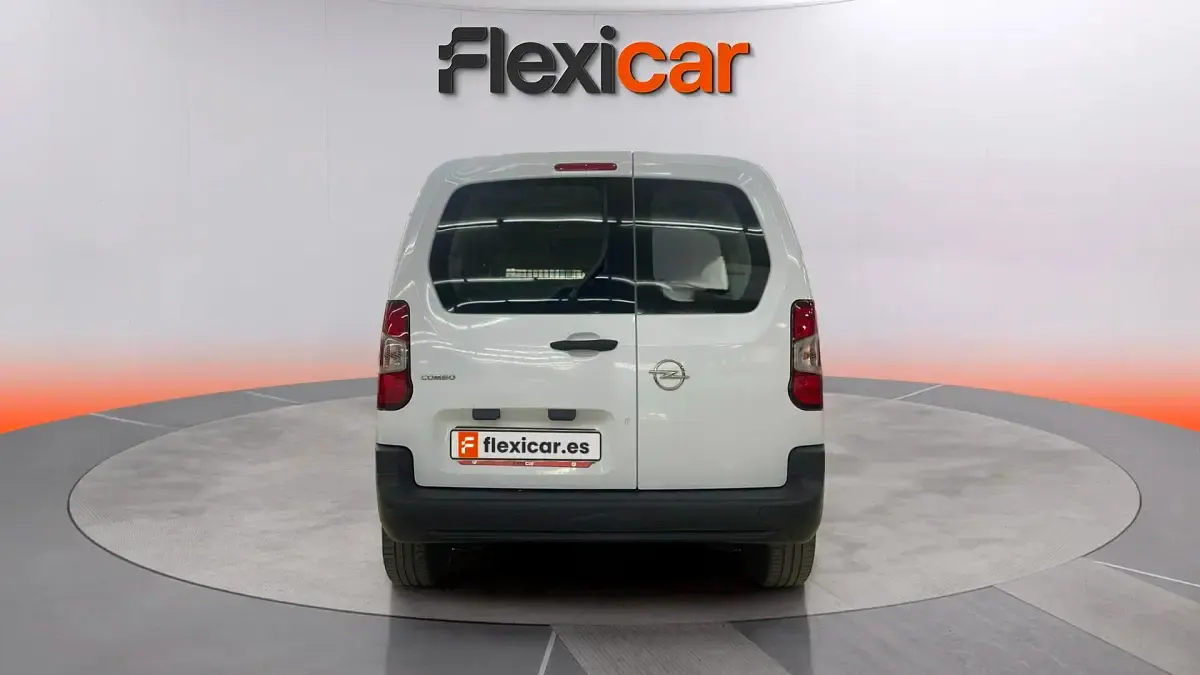 Usado Opel Combo Edition 102 CV (75 kW) 2023 Blanco Monovolumen