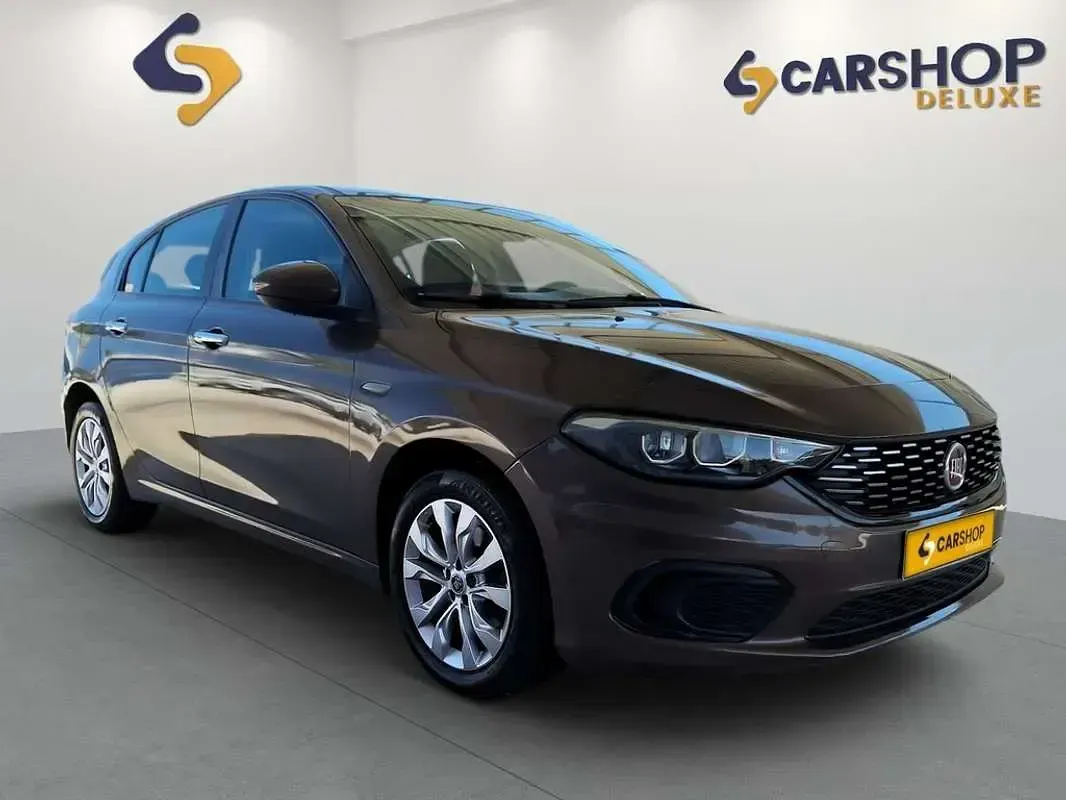 Usado Fiat Tipo Easy 95 CV (69 kW) 2017 Marrón Utilitario