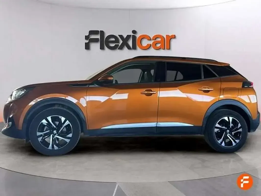 Usado Peugeot 2008 Allure 131 CV (96 kW) 2021 Naranja SUV