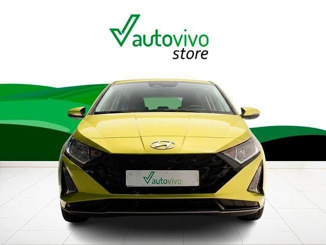 Usado Hyundai i20 100 CV (73 kW) 2024 Verde Utilitario