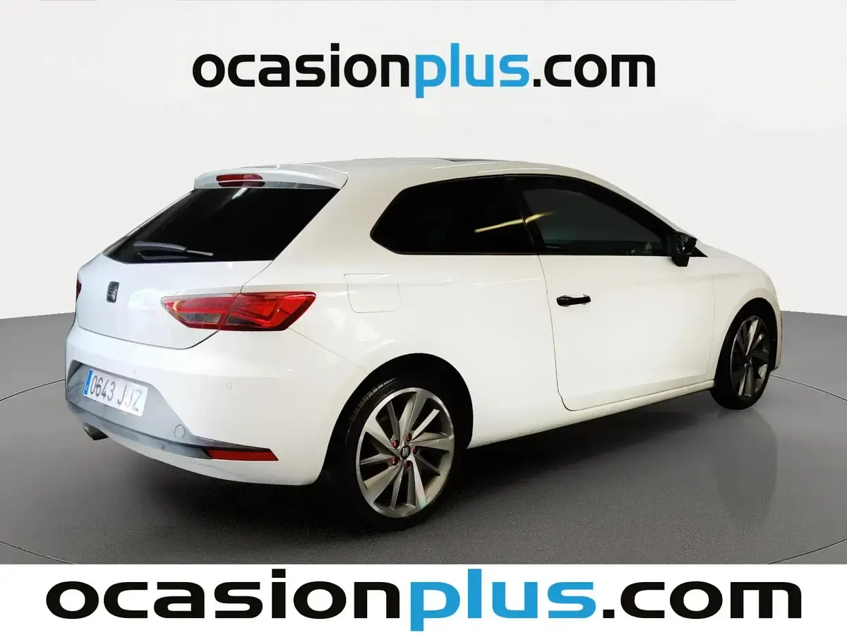 Usado Seat Leon FR 184 CV (135 kW) 2015 Blanco Utilitario