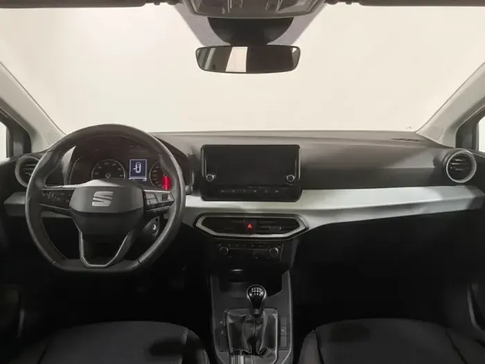 Usado Seat Ibiza Style 110 CV (80 kW) 2022 Gris plata Utilitario