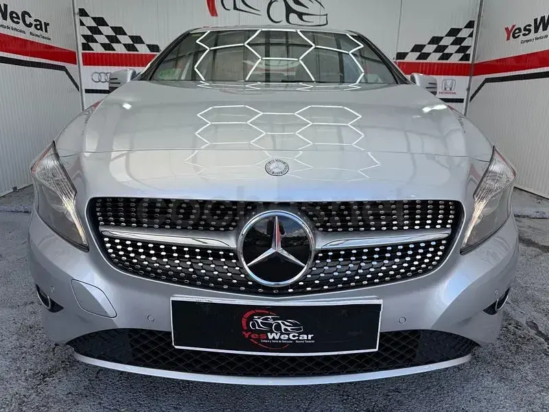 Usado Mercedes A200 Style 136 CV (100 kW) 2014 Gris / plata Berlina