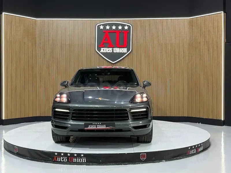 Usado Porsche Cayenne 462 CV (339 kW) 2021 Gris / plata SUV