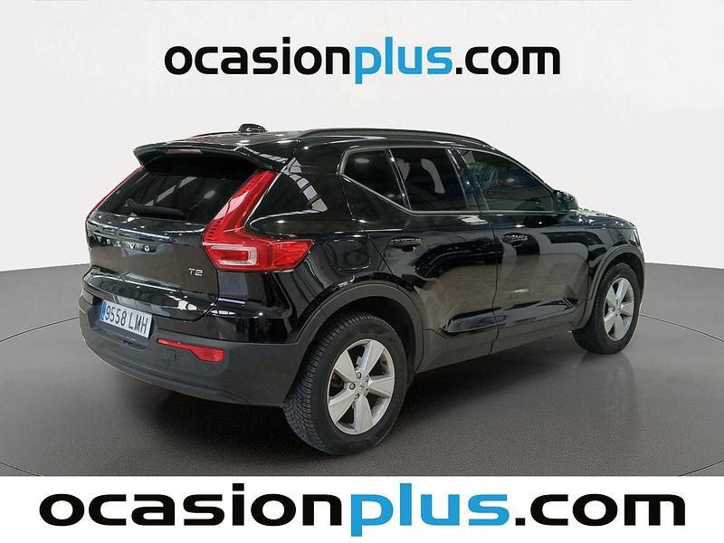 Usado Volvo XC40 Momentum 129 HP (94 kW) 2021 Preto SUV