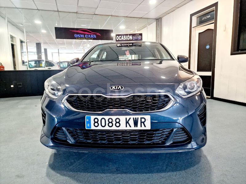 Azul Usado 2020 Kia Ceed Berlina | 15.000 € (Precio justo) - Imagen 1/4
