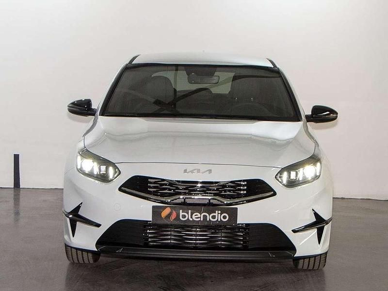 Blanco Usado 2024 Kia Ceed Style Utilitario | 21.390 € (Buen precio) - Imagen 1/2