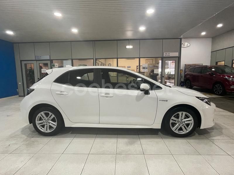 Usado Toyota Corolla Active 122 CV (89 kW) 2020 Blanco Berlina