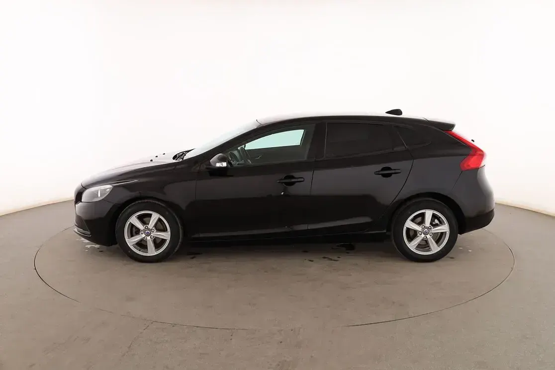Usado Volvo V40 Kinetic 115 CV (84 kW) 2015 Negro Familiar