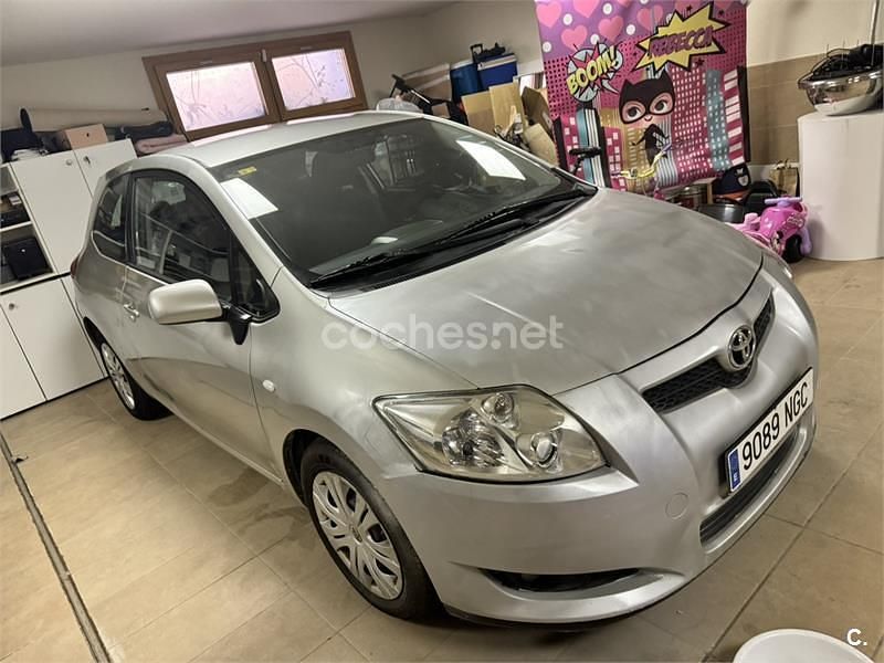 Usado Toyota Auris Luna 126 CV (92 kW) 2008 Gris / plata Berlina