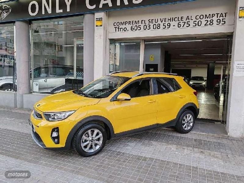 Usado Kia Stonic 84 CV (61 kW) 2018 Amarillo SUV